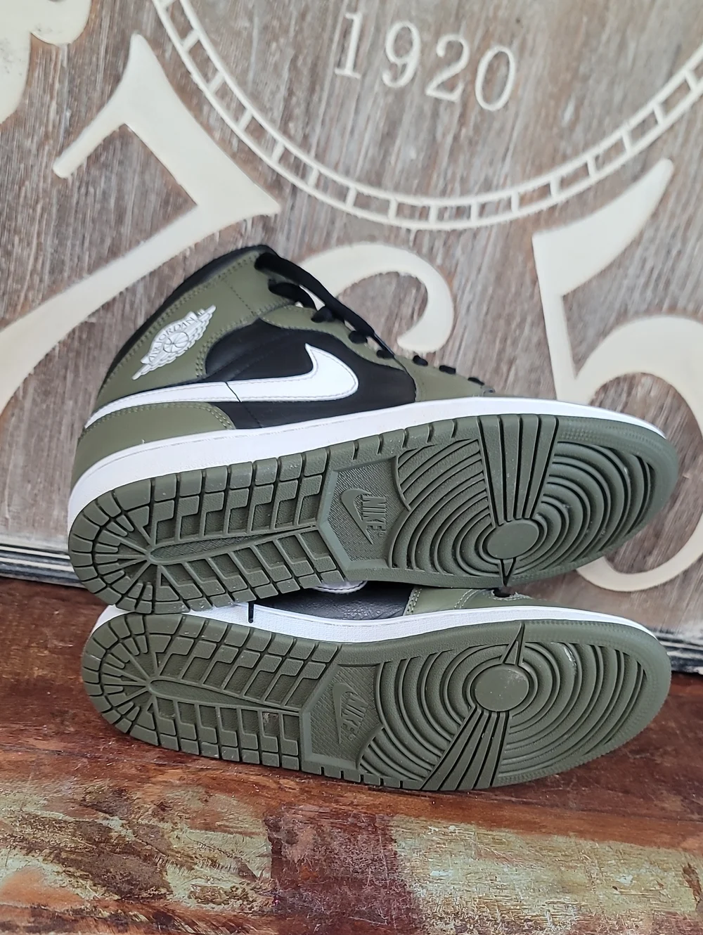 Nike Air Jordan 1 Mid 